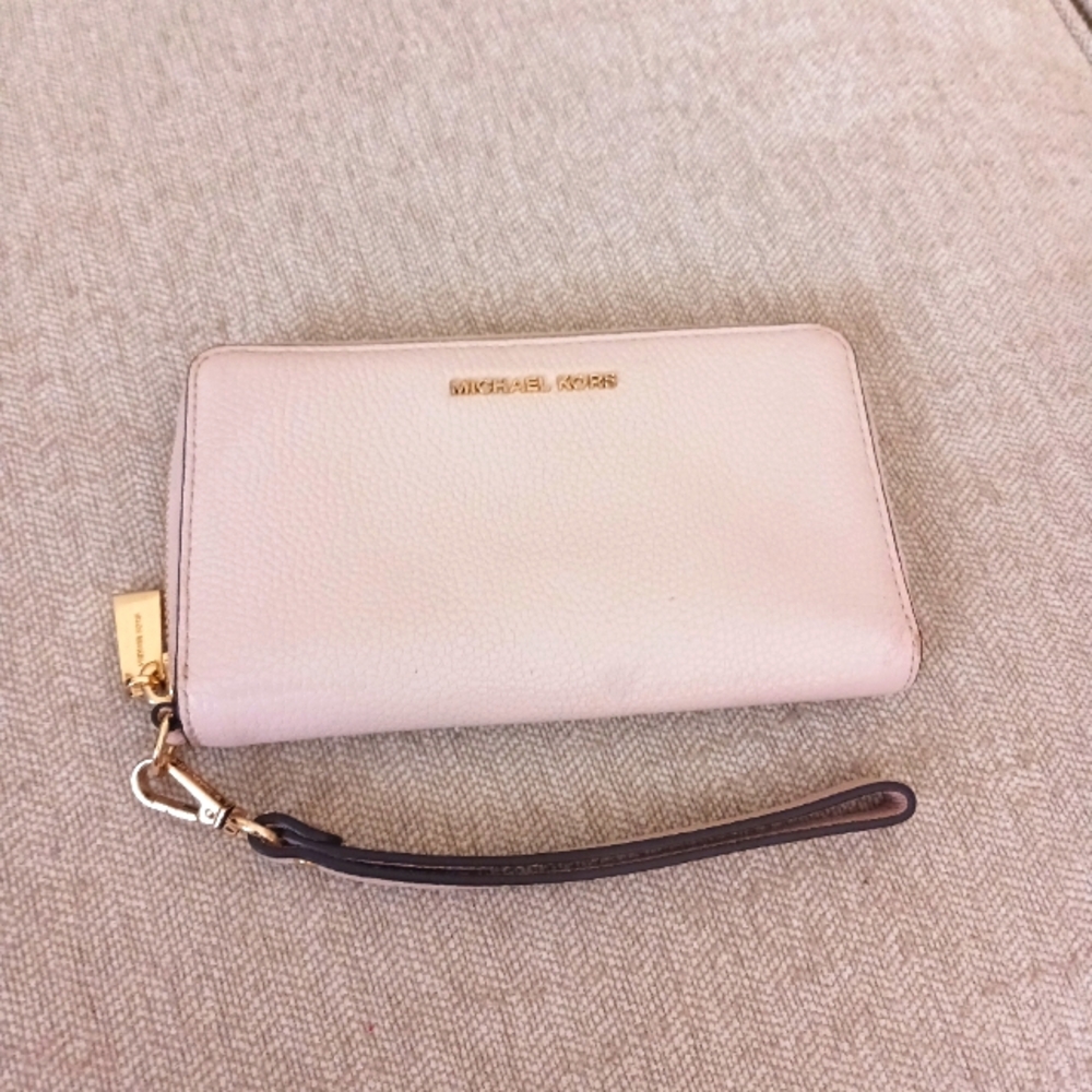 Michael Kors Cream Wristlet Wallet